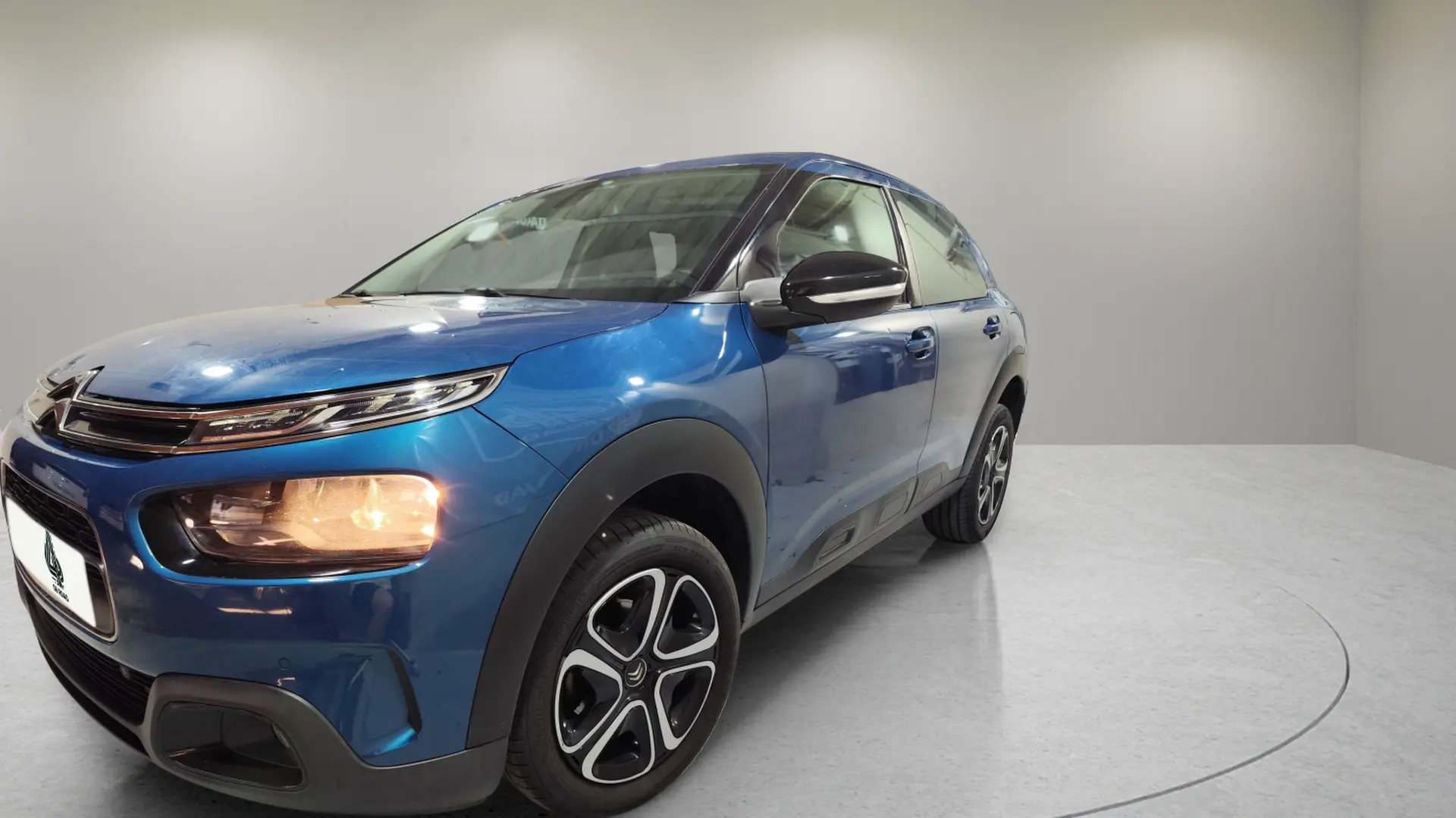 car_replace_bg_a47f344a-1c4a-436b-b2d9-cb7d7d36f4c1